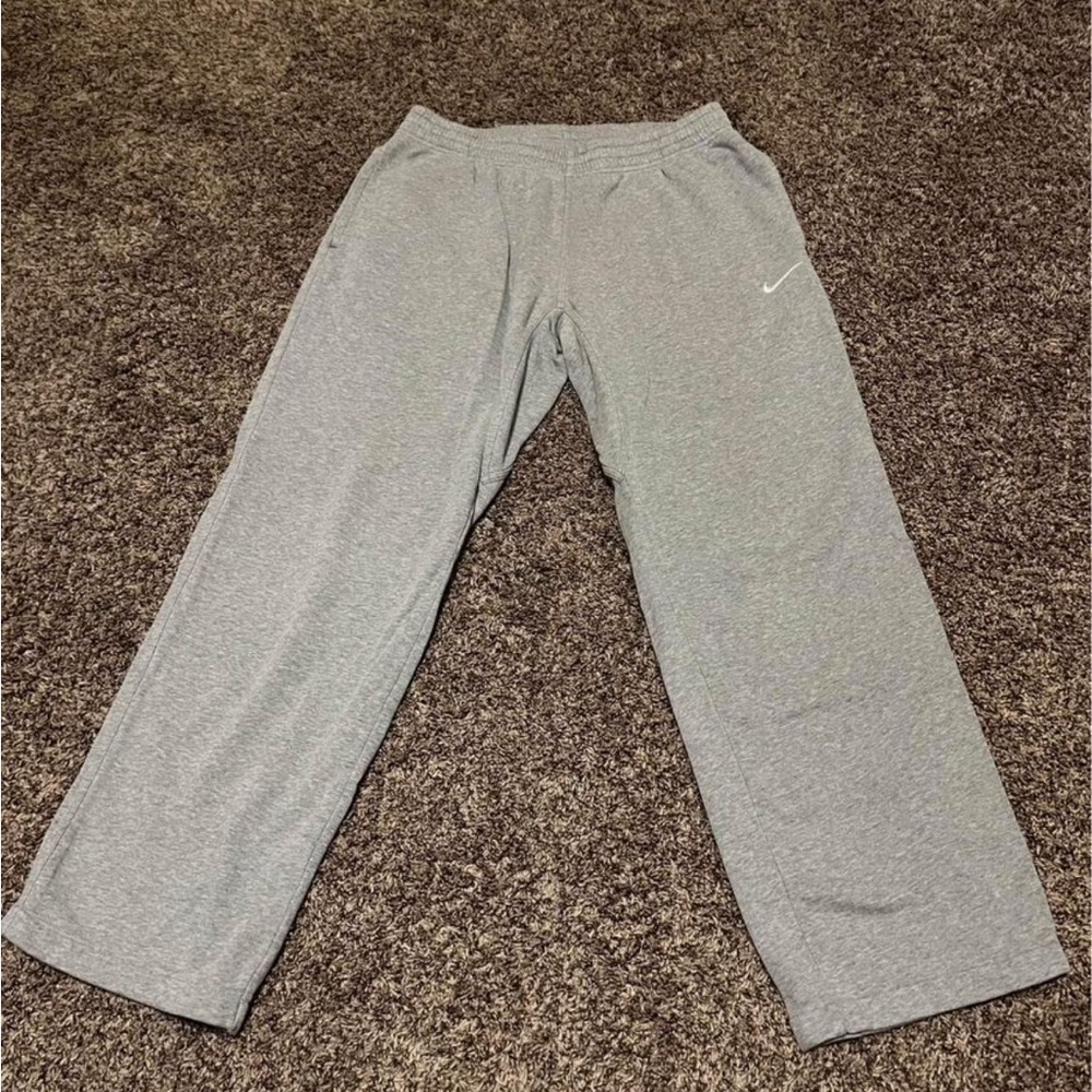Men’s Light Gray Full Length Nike Sweatpants with Pockets Size XL Like New